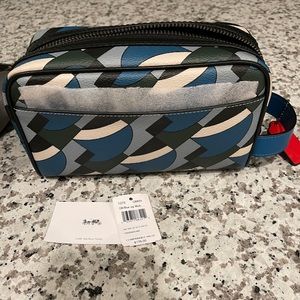 Coach medium carry all